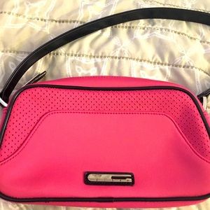 VINTAGE 90’S HOT PINK GUESS SHOULDER BAG